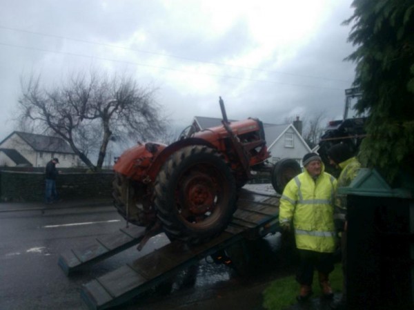 2013-01-26 Brendan Murphy's new vintage tractor - WP_000683-800