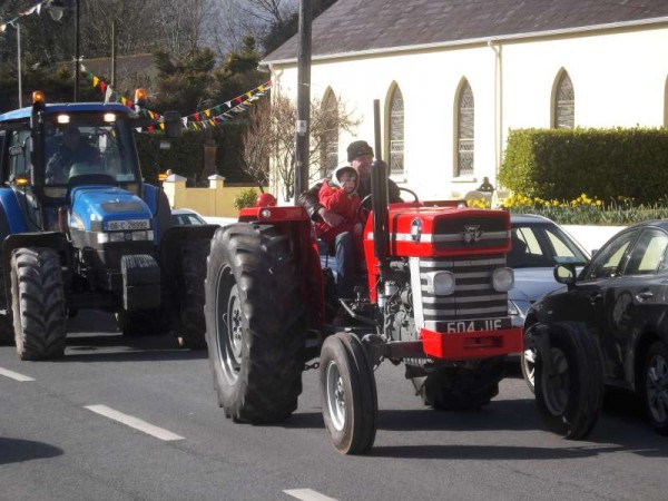 106Carriganima Parade 2013 -800