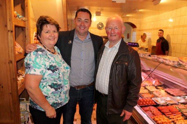 Kathleen & Jimmy O'Leary meet with Neven.