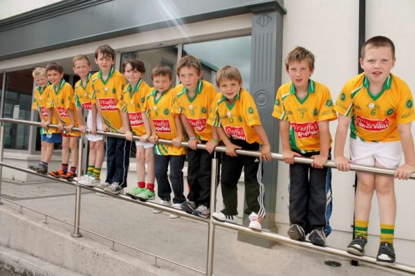 13Supervalu Presentation of Jerseys to Millstreet Juvenile GAA -800