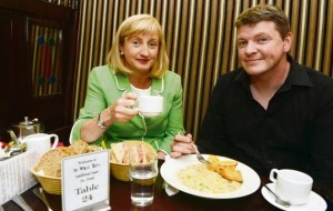 2013-09-14 Aine Collins and journalist Graham Clifford at lunch in The Wallis Arms Hotel