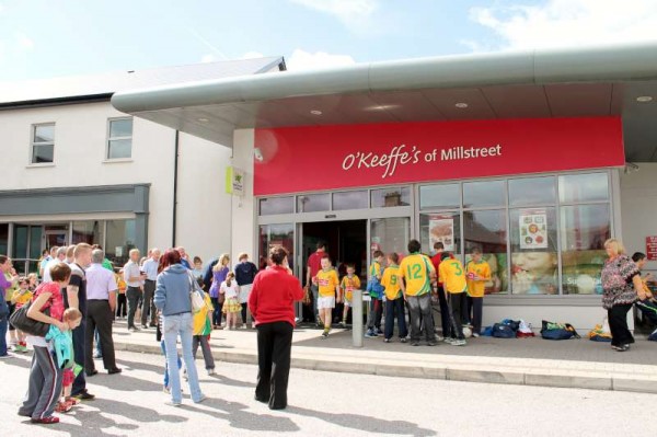 22Supervalu Presentation of Jerseys to Millstreet Juvenile GAA -800