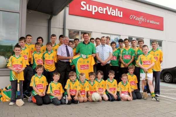 36Supervalu Presentation of Jerseys to Millstreet Juvenile GAA -800