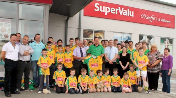 41Supervalu Presentation of Jerseys to Millstreet Juvenile GAA -800