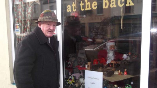 10Santa Window at West End Millstreet -800