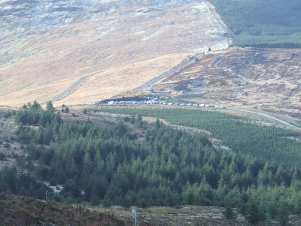 2013-12-25 Mushera Christmas Day Climb - Cars parked at the entrance to the Millstreet Country Park 7745-800