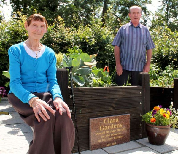 4Julia Murphy & her magnificent Clara Garden 2014 Plaque-800