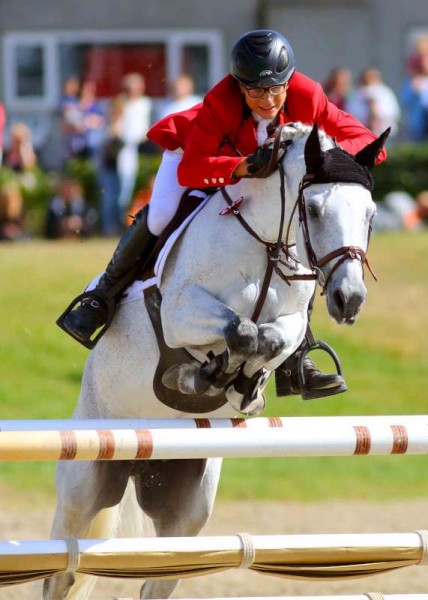 27Denis O'Regan's Superb Coverage of Juggling and Pony 2014 -800