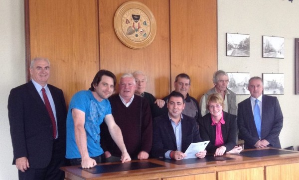 2014-09 Millstreet Men's Shed sign a long term lease for the old Fire station with Cork Co.Council