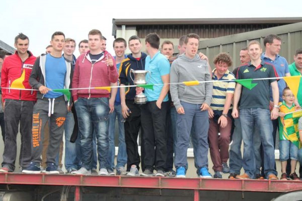 37Victory Parade for Millstreet Football Champions 2014 -800