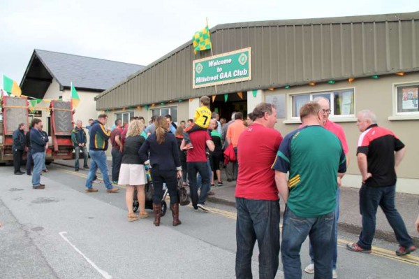 52Victory Parade for Millstreet Football Champions 2014 -800