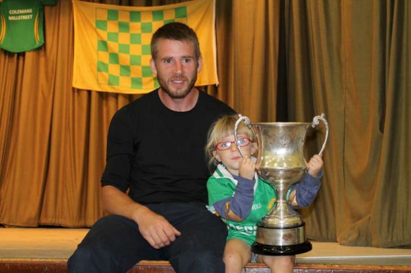 89Victory Parade for Millstreet Football Champions 2014 -800