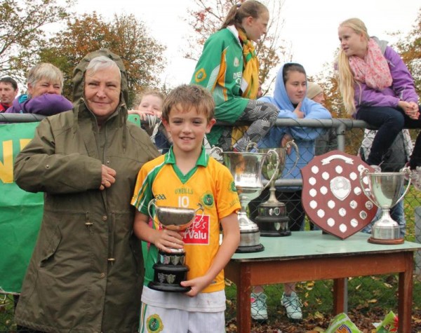 IMG_9104_rsz Mary O'Connor presents the Alan O'Connor Cup