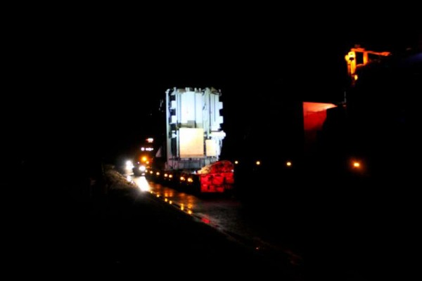 18Abnormal Load Makes Progress 27 Feb. 2015 -800