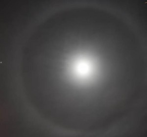 2015-02-01 Lunar Halo_