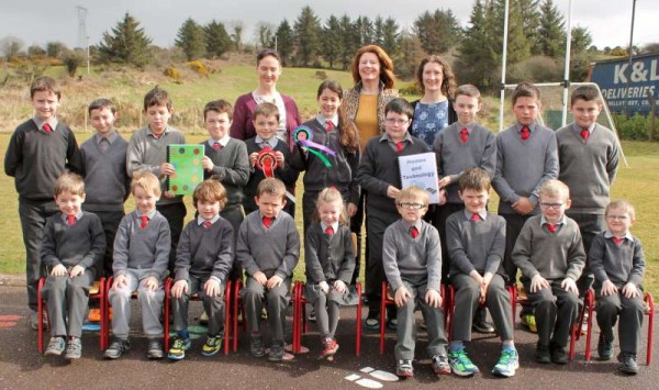 9Cloghoula N.S. receives Magnificent Award 2015 -800