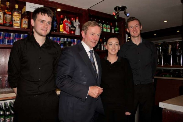 Taoiseach Enda Kenny with members of Wallis Arms Staff.